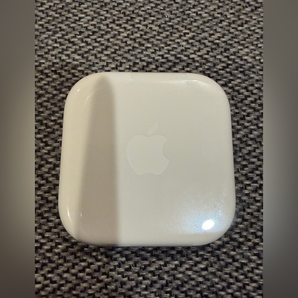 Apple iPhone EarPods With USB-C Connector - Picture 4 of 6